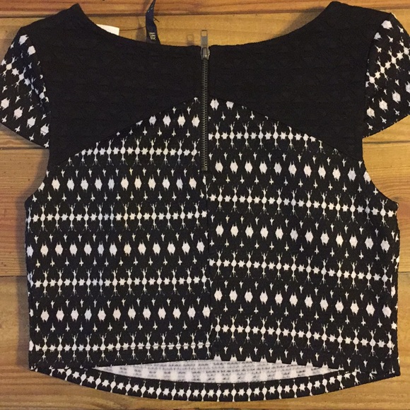 Jessica Simpson crop top - Picture 3 of 5